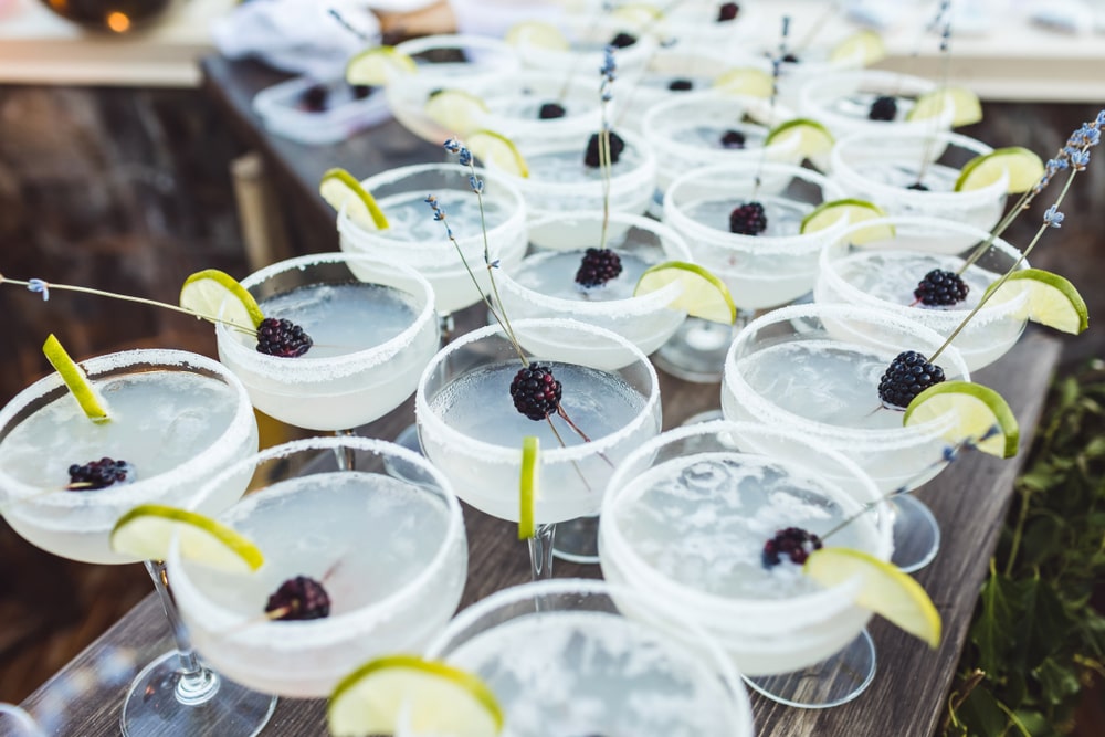 Préparer et servir les cocktails pour un grand nombre d’invités