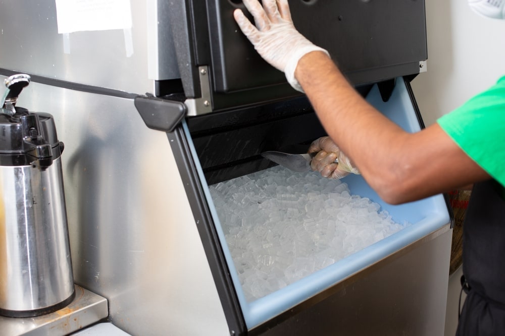 Explorer les avantages d’une machine à glaçons professionnelle